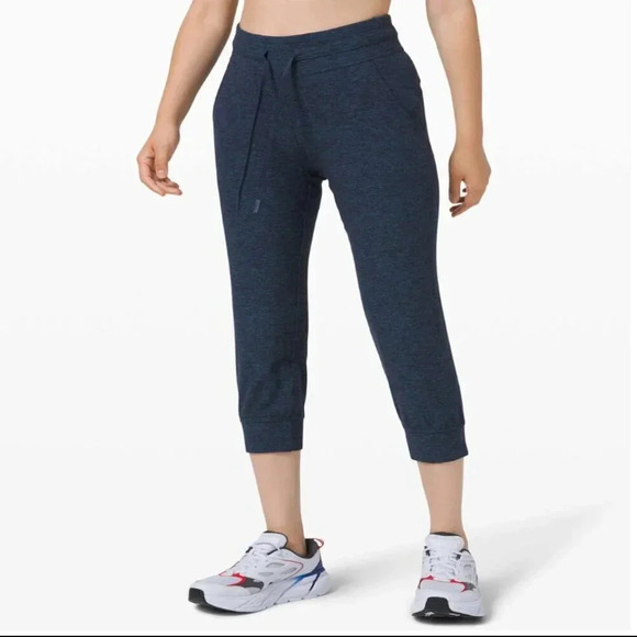 Lululemon Ready To Rulu Jogger Cropped Pants Crops Heathered Navy Blue Size 6 - Picture 2 of 10